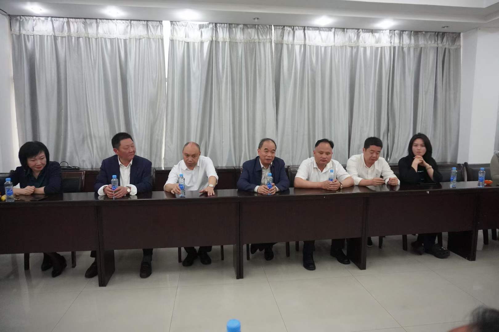 省中小企业协会会长饶剑明率南昌部分企业家到我司旅行考察_百亿游戏 | 电压互感器 | 非晶合金变压器 | 干式变压器 | 油浸式变压器